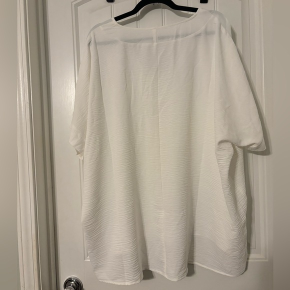 Zenana V Neck Woven Airflow Dolman Short Sleeve Blouse NWOT - Picture 2 of 4